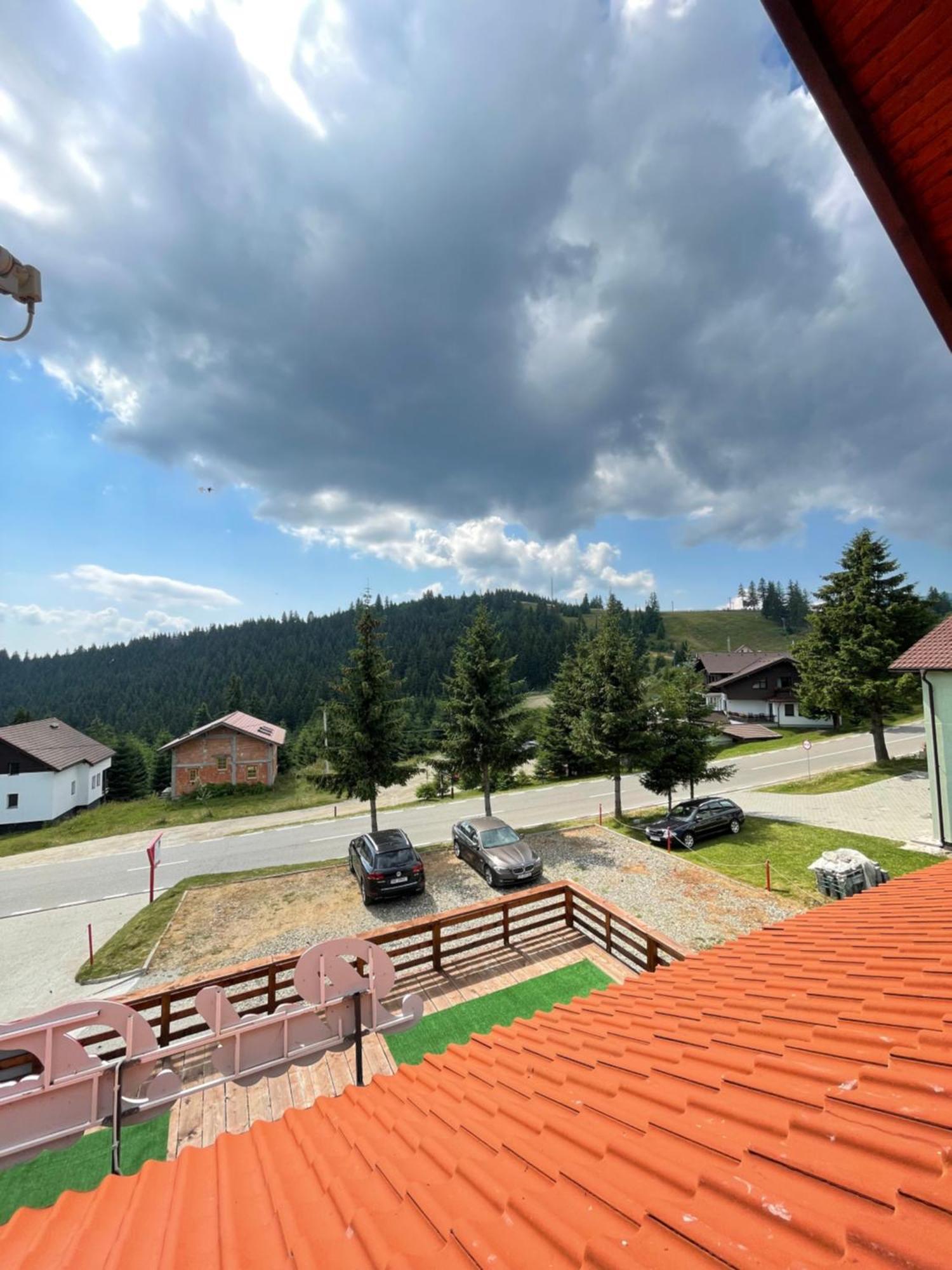 Red Family Apartments Păltiniş Dış mekan fotoğraf